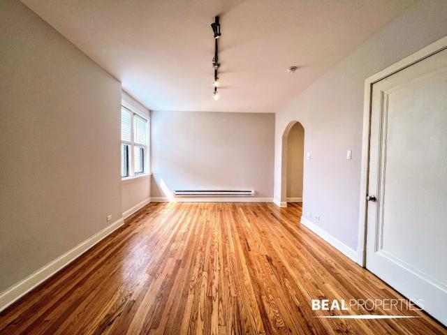 Foto del edificio - 0 bedroom in CHICAGO IL 60647