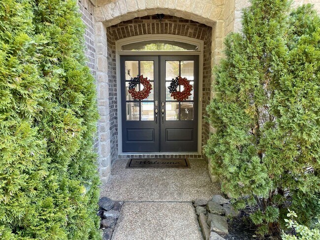 Foto del edificio - Gorgeous Home with Pool Available Soon LAK...