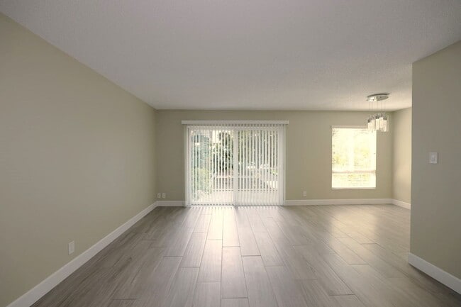 Building Photo - Gorgeous 1 bedroom/1 bath Condo in San Mat...