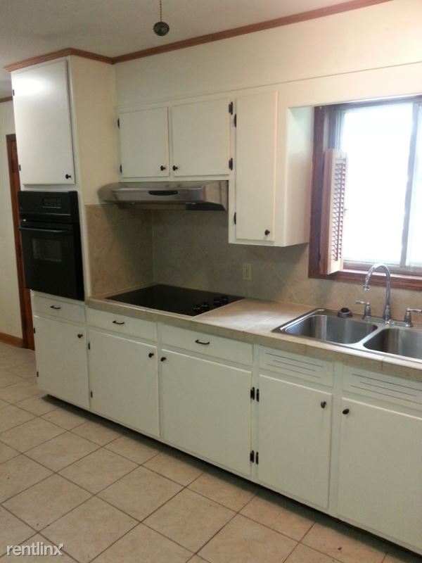 Building Photo - 3 br, 2.5 bath House - 207 Church St