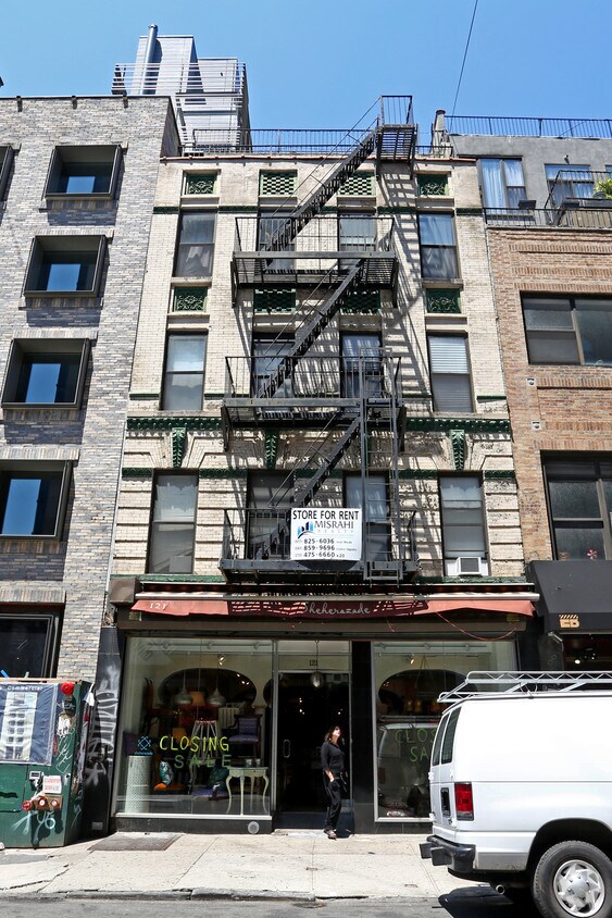 Building Photo - 121 Orchard St