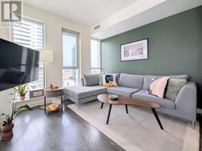 Building Photo - 170 Sumach St