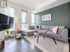 Building Photo - 170 Sumach St