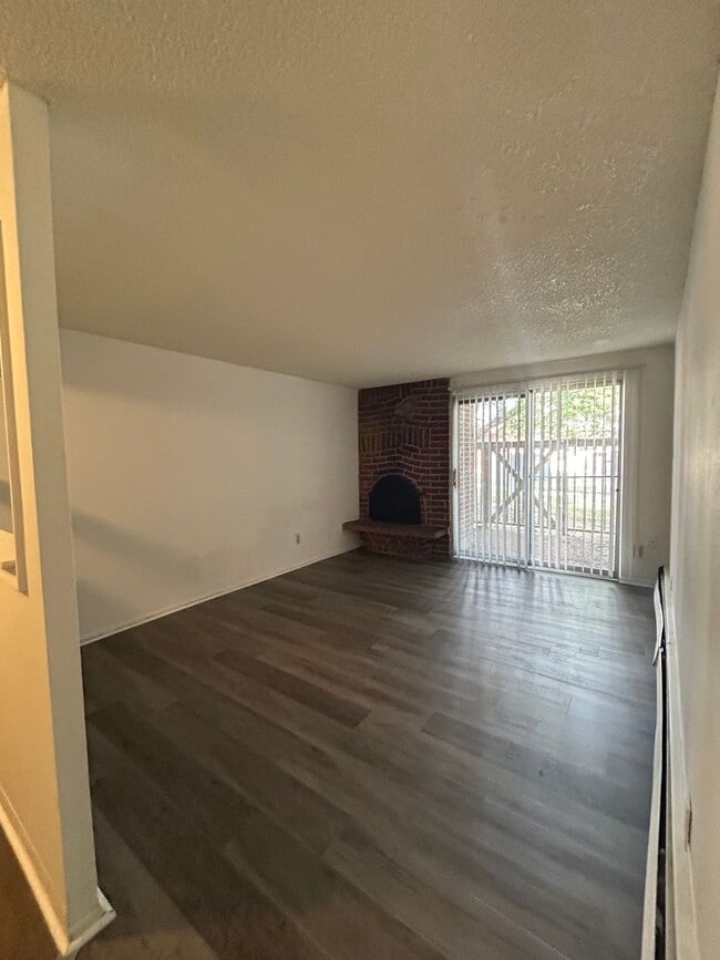 Foto del edificio - Wonderful 1 BR/1 BA Ground Floor Condo in ...