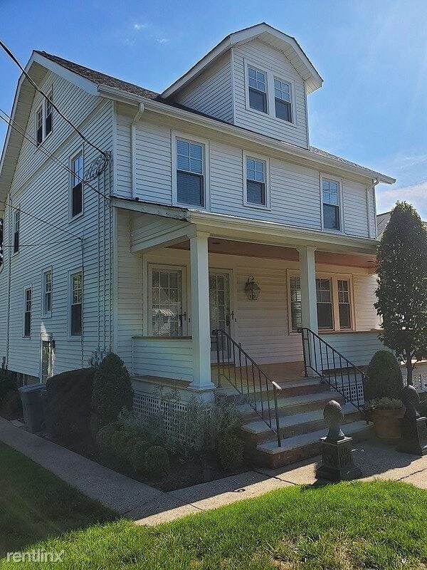 Building Photo - 2 br, 1 bath Townhome - 77 Park Avenue