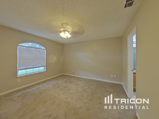 Building Photo - 3099 Wavering Ln
