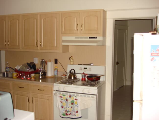 Kitchen - 218 Denison St