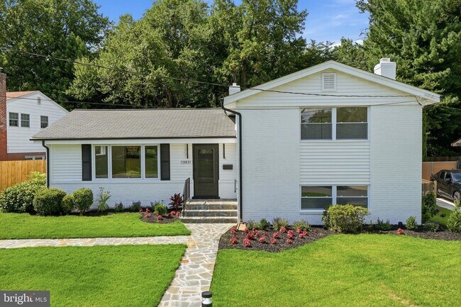 Building Photo - 9831 Singleton Dr