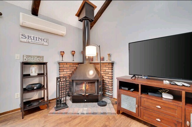 Foto del edificio - 222 Cross Country Ln