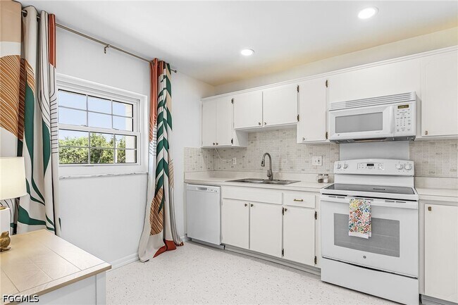 Foto del edificio - 6731 Panther Ln