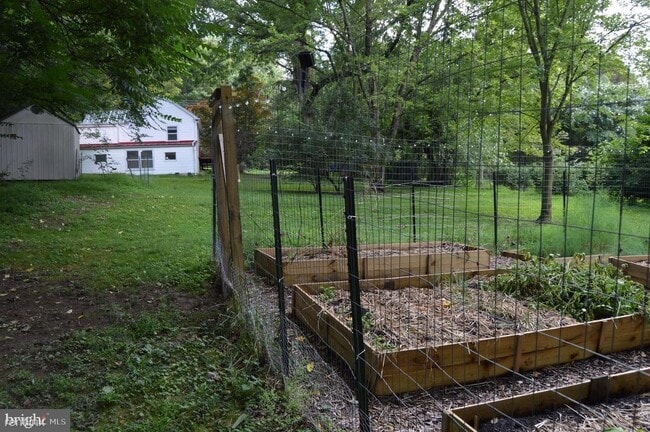 Building Photo - 2 br, 1 bath House - 15127 Comus Rd