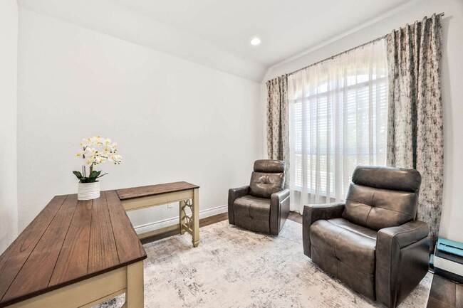 Building Photo - Comfort Living-Furnished-Corporate House