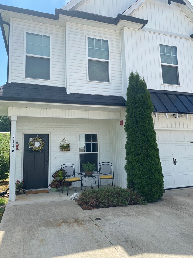 8446 Brookmoor Ln, Ooltewah, TN 37363 Townhome Rentals in Ooltewah TN