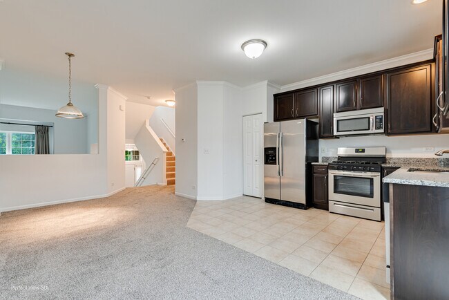 Foto del edificio - 315 Saunders Cir