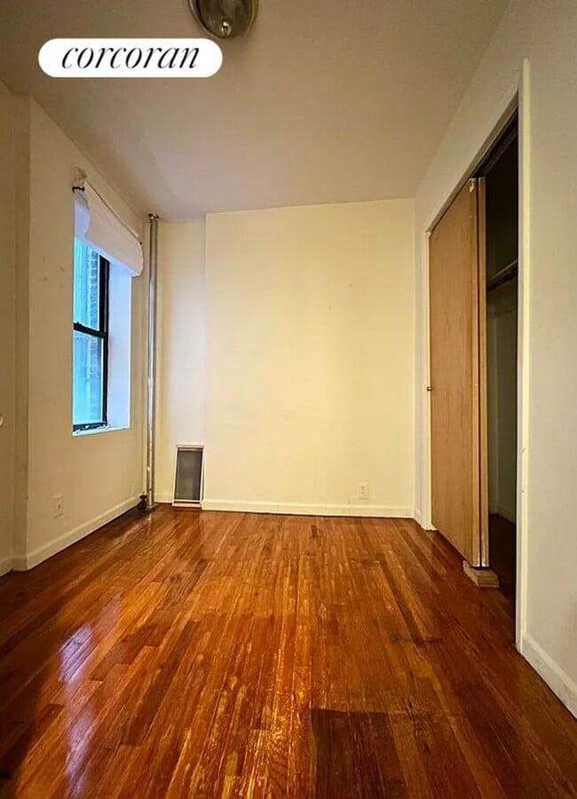 Building Photo - 405 E 77th St