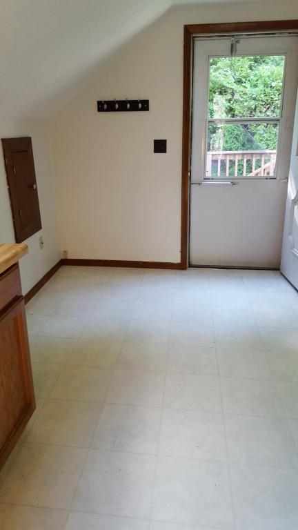 Building Photo - 464 Main St.