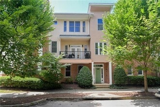 Building Photo - 745 Fountainhead Ln NE