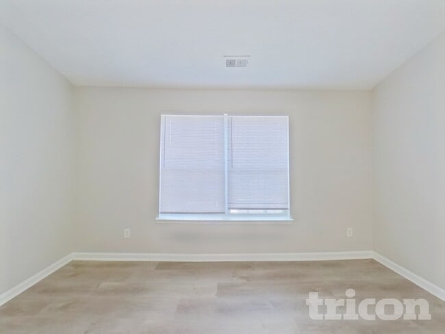 Building Photo - 5733 Partin Ln