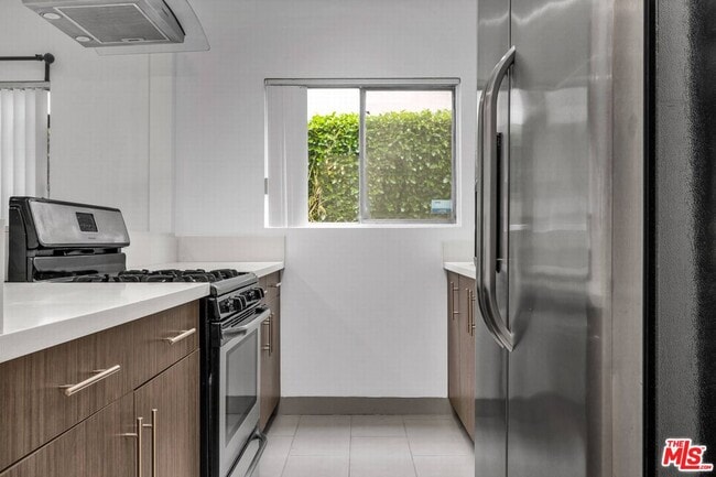 Foto del edificio - 149 S Hayworth Ave