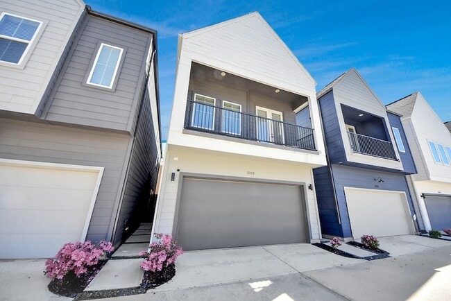 Building Photo - 3010 Jensen Dr