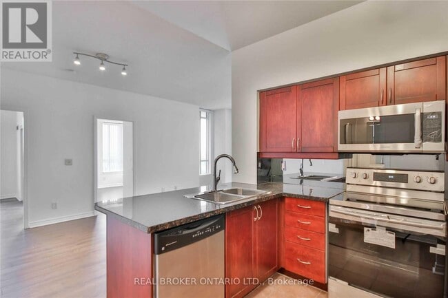 Building Photo - 388-2388 Prince of Wales Dr
