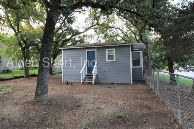 Building Photo - One bed, one bath in Pleasant Grove