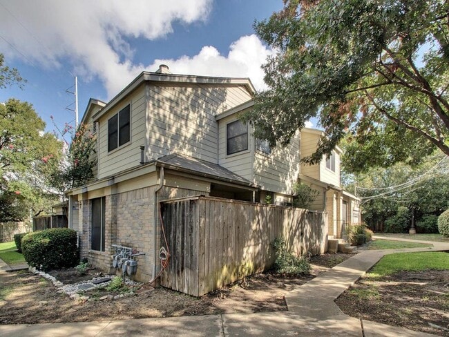 Building Photo - 11301 Jollyville Rd