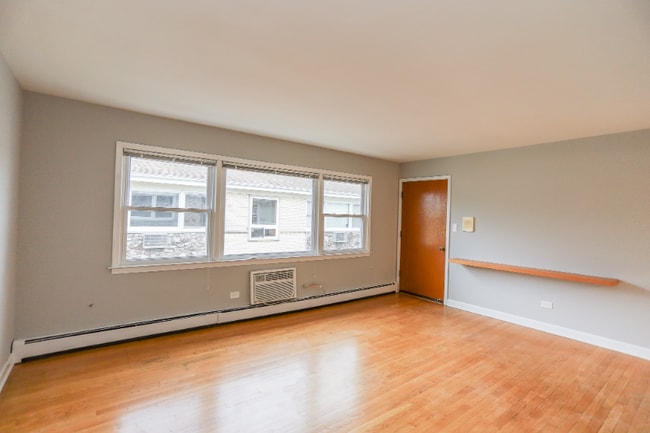 Foto del edificio - 8614 W Berwyn Ave