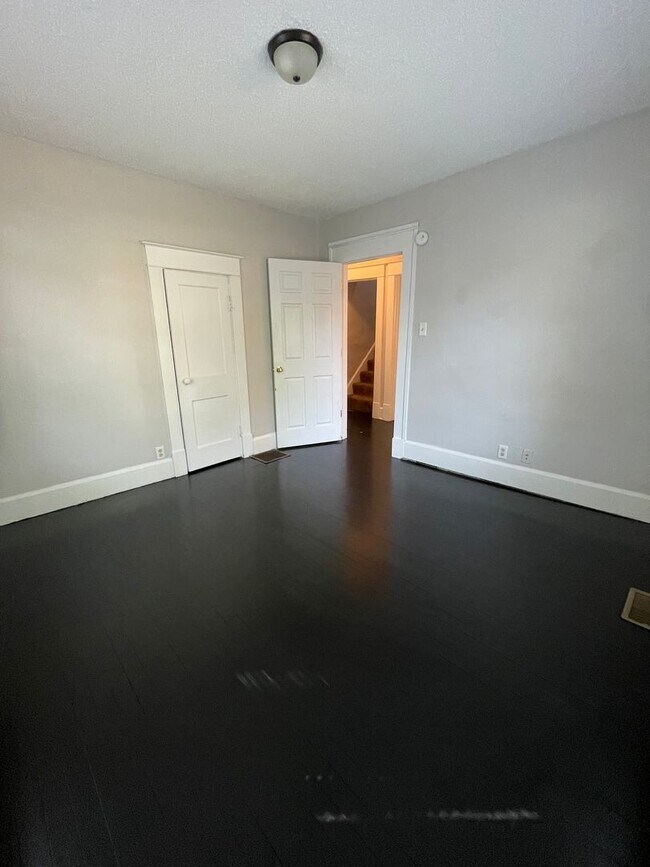 Foto del edificio - $200 off first months rent- Ball State Uni...