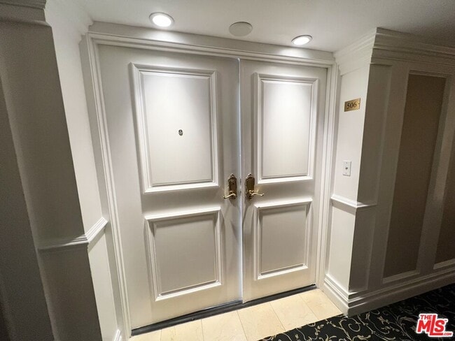 Building Photo - 10390 Wilshire Blvd