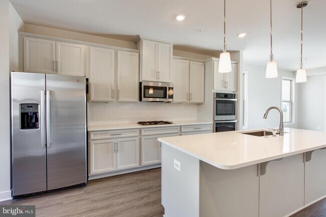 Building Photo - 3511 Lucca Ln