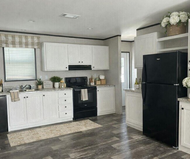 Foto del edificio - 14261 Isoba Ct