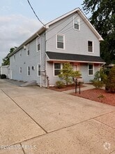 Building Photo - 33 Lower Main St