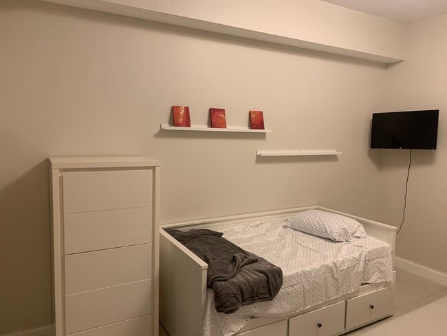 Foto del edificio - 7901 Hispanola Ave