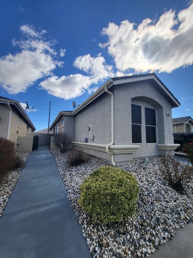 Building Photo - 1903 Teal Dr