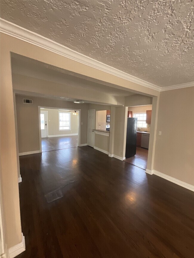 Foto del edificio - 838 E 29th St
