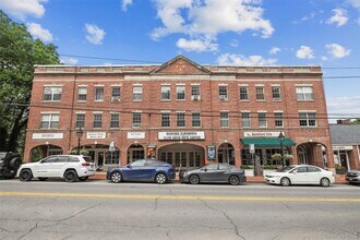 Building Photo - 633 Old Post Rd Building Photo - 633 Old Post Rd