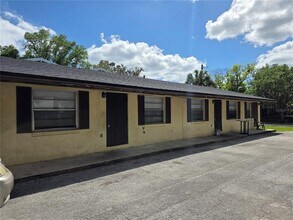 Building Photo - 830 N Clake Ave