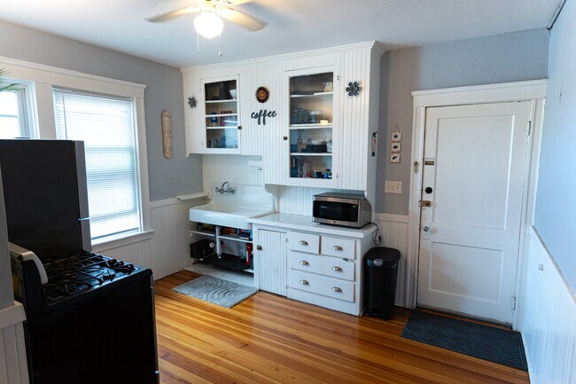 Foto del edificio - 412 Taunton Ave