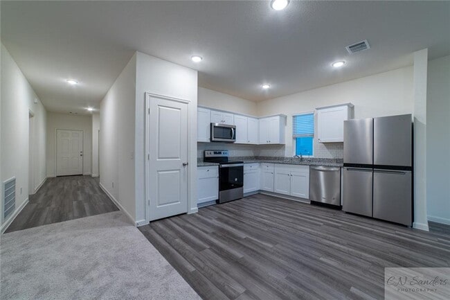 Building Photo - 4807 Highland Spgs Dr