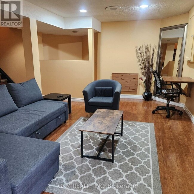 Building Photo - 305 Macedonia Crescent