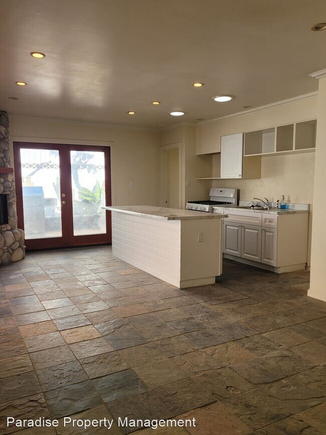 Building Photo - 3 br, 1.5 bath House - 111 Santa Rosa Ave.