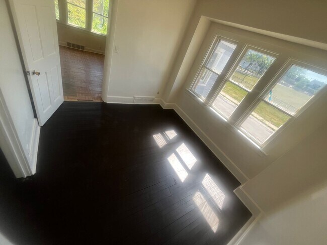 Building Photo - Spacious 3BR Lower Duplex Rental