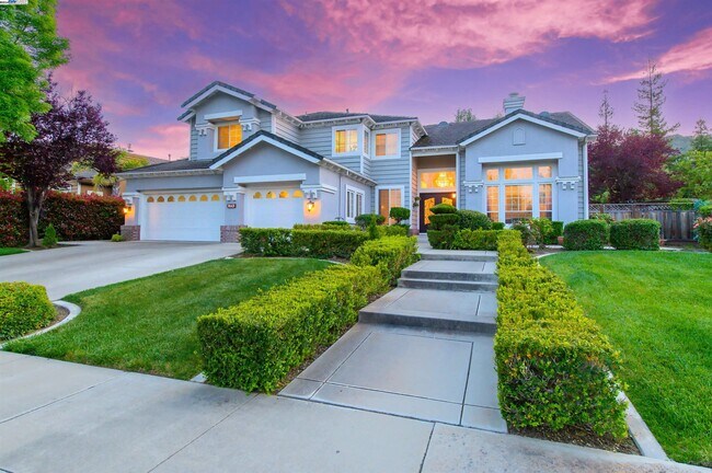 Foto del edificio - 8113 Regency Dr