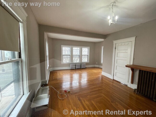 Building Photo - 115 Glenwood Rd