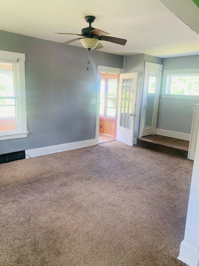 Foto del edificio - 3 br, 1 bath House - 257 McClure Ave.