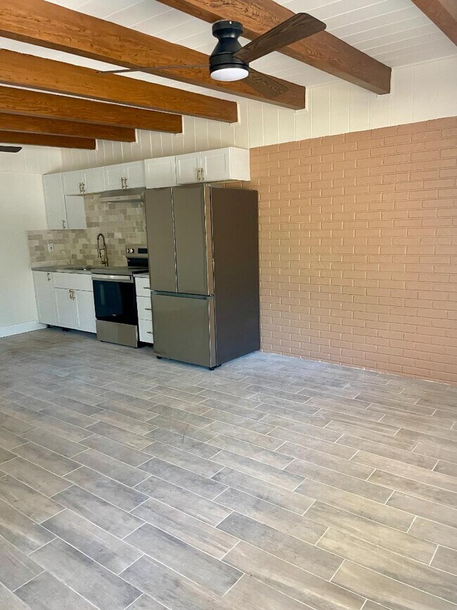 Building Photo - 1214 E 138th Ave