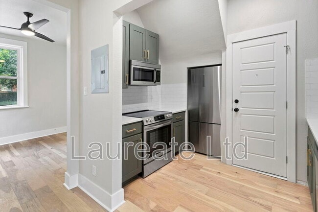 Foto del edificio - 88 N Washington St