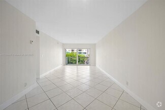 Building Photo - 450 Paradise Isle Blvd