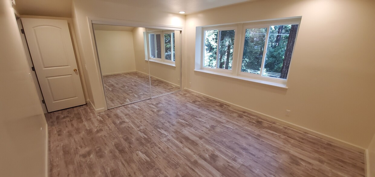 Bedroom - 13505 Highway 9
